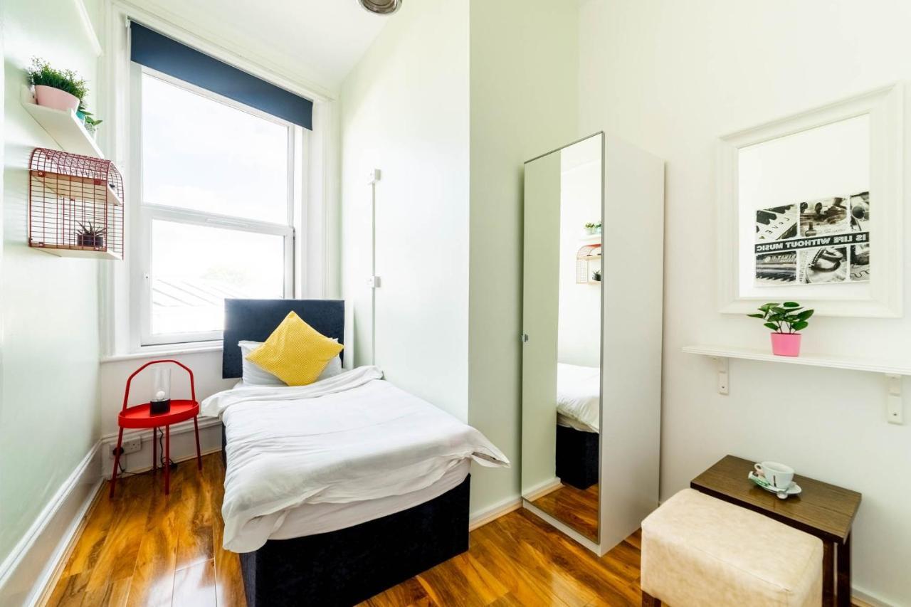 Book A Bed Hostels London Room photo